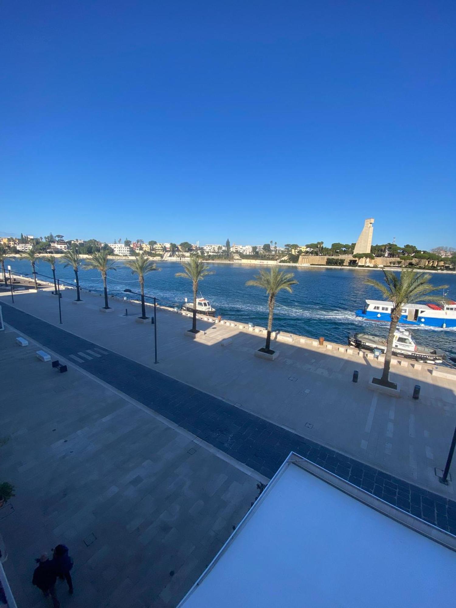 Appartamento Fontanella Deluxe برينديسي المظهر الخارجي الصورة